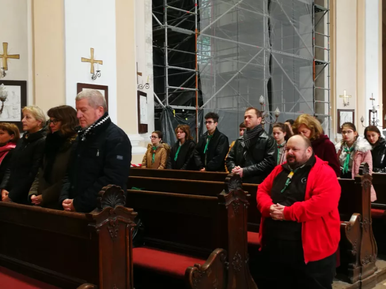Az ünnepi hálaadó szentmise pár résztvevője Fotó: Nagy-Miskó Ildikó