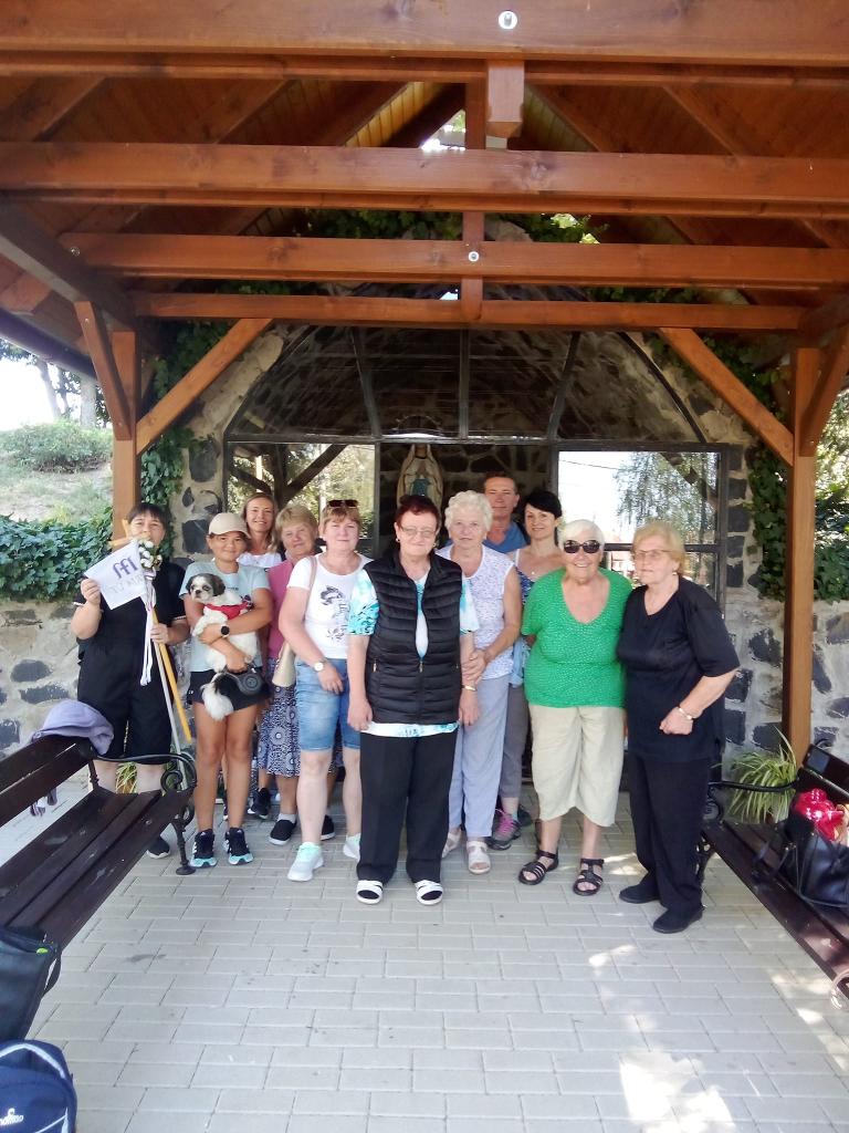 A baromlaki Lourdes-i barlangnál