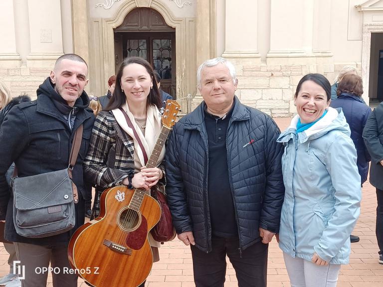 Ďurčo Zoltán atya és a Salve Dio néhány tagja (Fotó: Via Mariae p.t.)