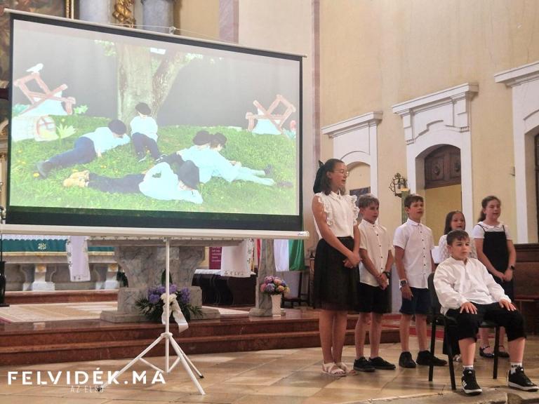Pató Pál úr versének szerkesztett játéka (Fotó: Berényi Kornélia/Felvidék.ma)