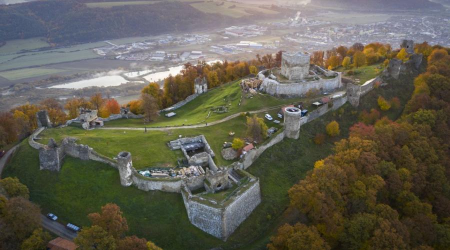 A Sárosi vár (Fotó: wikipédia) A Sárosi vár (Fotó: wikipédia)
