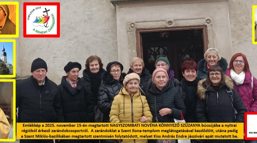 Zarándokok a Szent Ilona-templom előtt